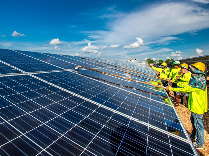 avt ve sinh pin mat troi