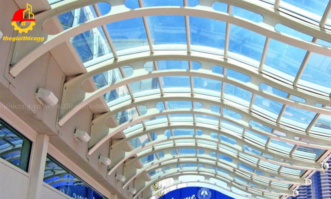 thi công tấm lợp lấy sáng