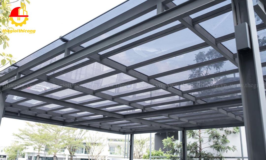 thi công tấm lợp lấy sáng