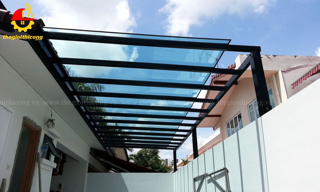 thi công tấm lợp lấy sáng