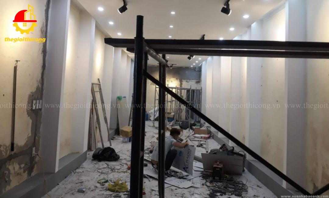 sửa chữa cửa hàng