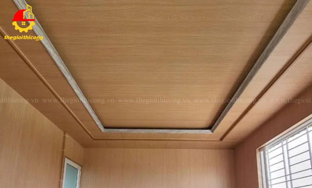 Thi công trần nhựa giả gỗ