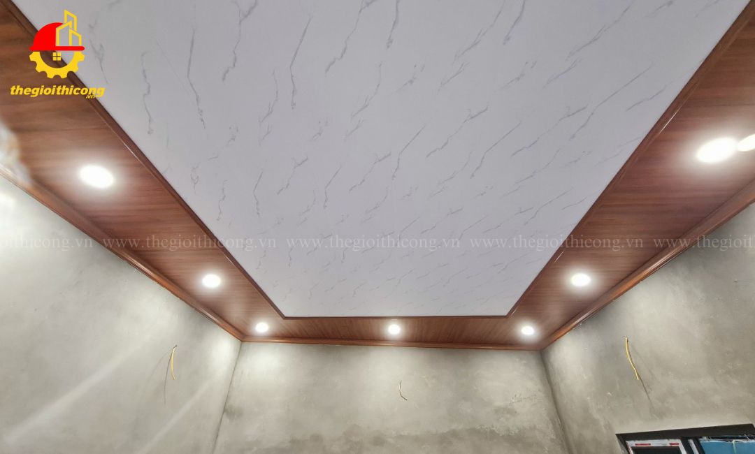thi công trần nhựa giả gỗ