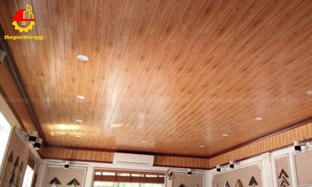thi công trần nhựa giả gỗ
