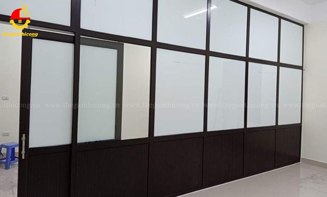 làm vách nhôm kính